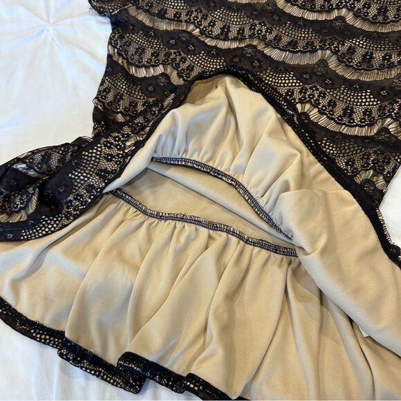 Windsor Women's Black Lace Layered Crew Neck Short Sleeve Peplum Top Size Medium - Picture 4 of 8